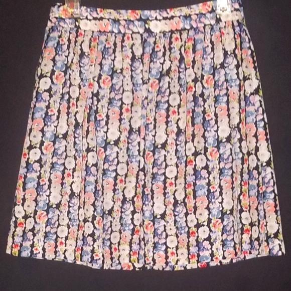 J. Crew Dresses & Skirts - J. Crew Mercantile Floral Print Mini Skirt,  Size 00
